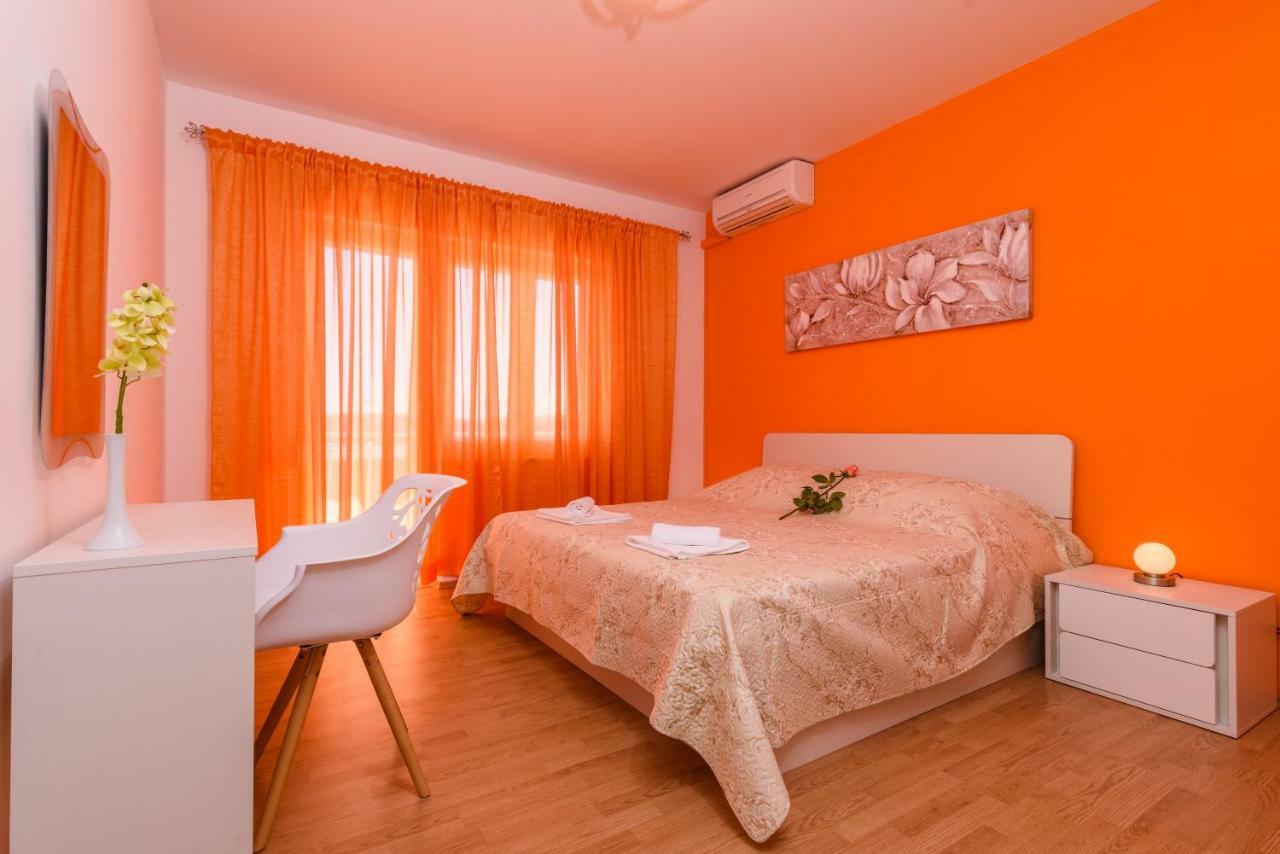 Accommodation Mamut Trogir Exterior photo